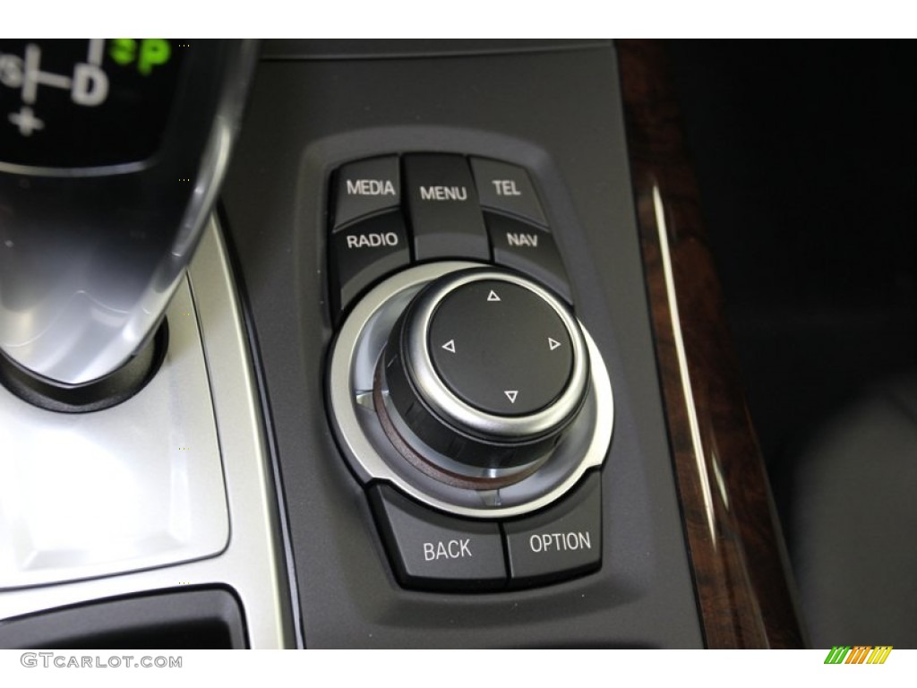 2013 BMW X5 xDrive 35i Premium Controls Photo #78277551