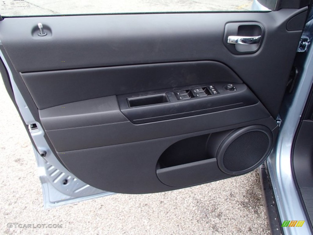 2014 Jeep Compass Sport 4x4 Dark Slate Gray Door Panel Photo #78278869