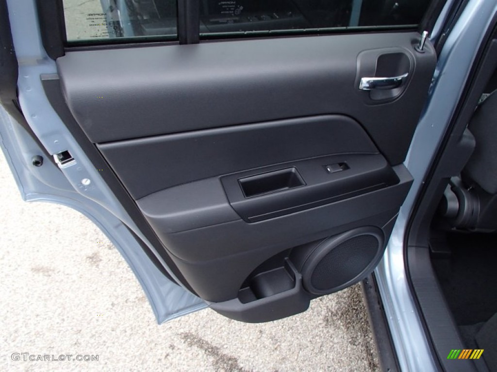 2014 Jeep Compass Sport 4x4 Dark Slate Gray Door Panel Photo #78278902