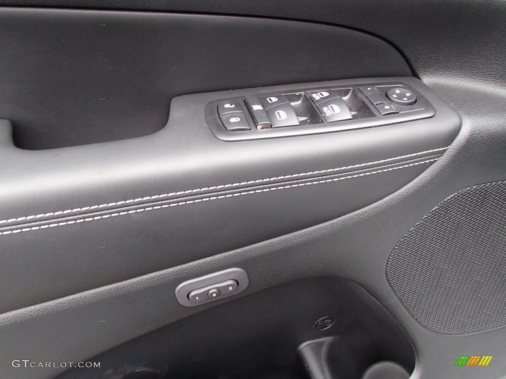 2014 Jeep Grand Cherokee Limited 4x4 Controls Photo #78279718