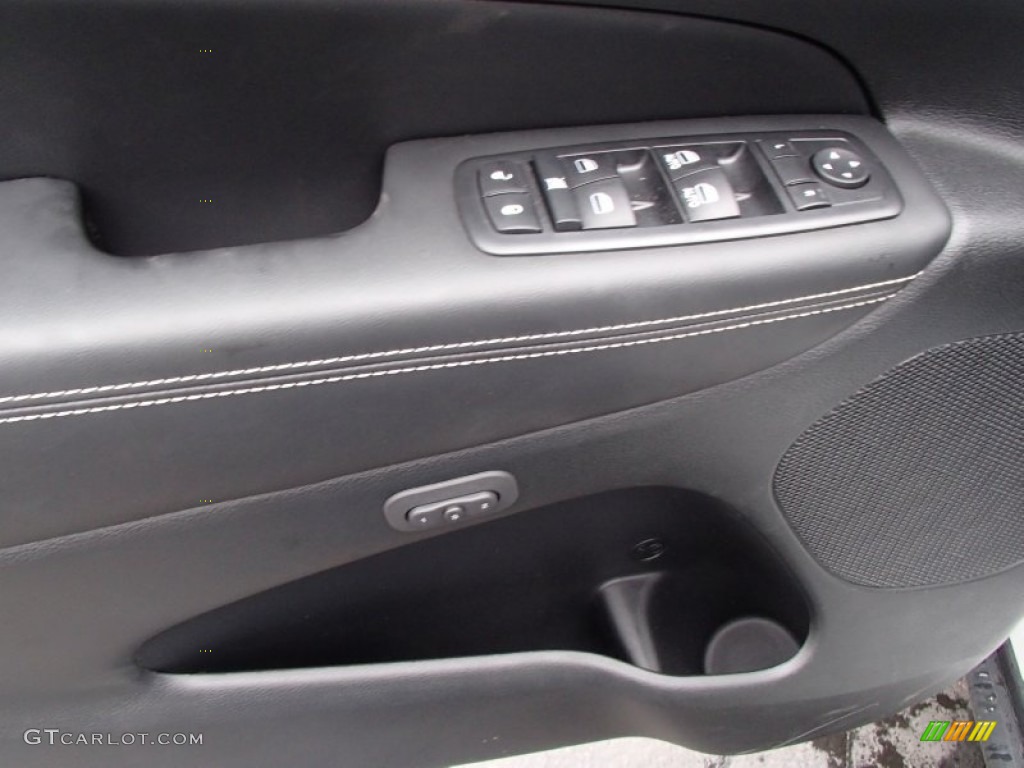 2014 Jeep Grand Cherokee Limited 4x4 Controls Photo #78280086