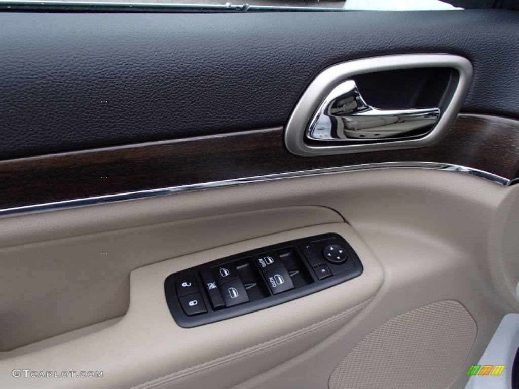 2014 Jeep Grand Cherokee Limited 4x4 Controls Photo #78280459