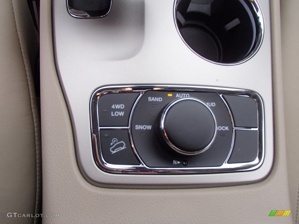 2014 Jeep Grand Cherokee Limited 4x4 Controls Photo #78280535