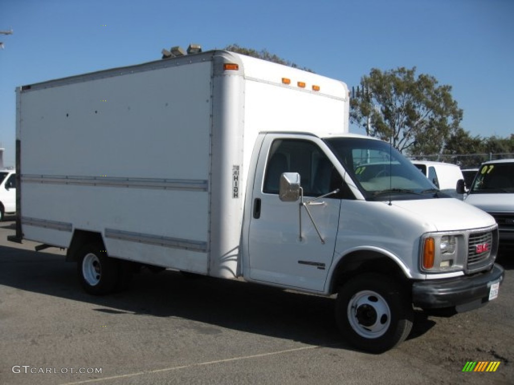 2001 Savana Cutaway 3500 Commercial Moving Truck - Summit White / Pewter photo #1