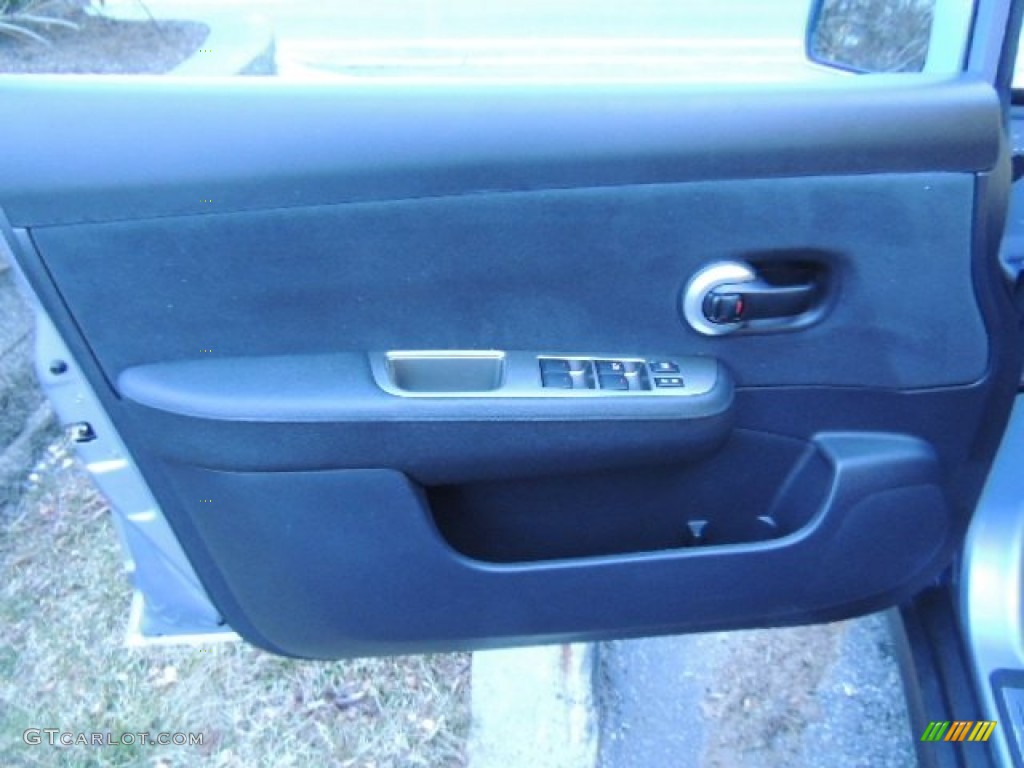 2011 Versa 1.8 S Hatchback - Arctic Blue Metallic / Charcoal photo #11