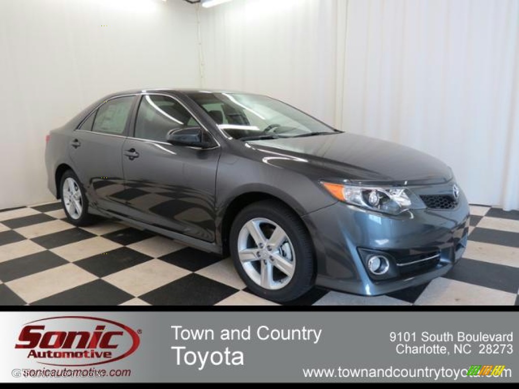 2013 Camry SE - Magnetic Gray Metallic / Black photo #1