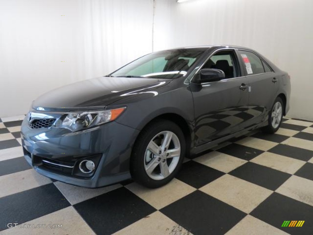 2013 Camry SE - Magnetic Gray Metallic / Black photo #3