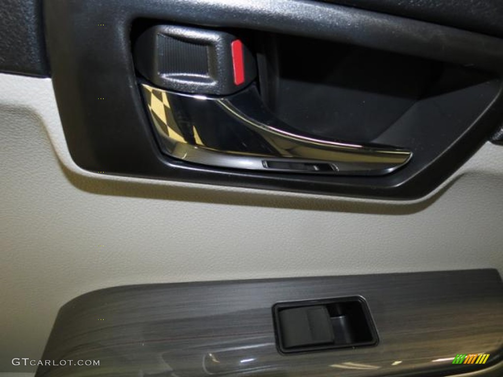 2013 Camry Hybrid XLE - Magnetic Gray Metallic / Light Gray photo #7