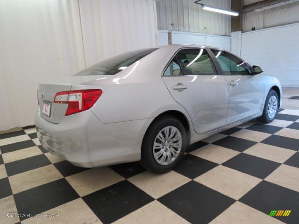 2013 Camry LE - Classic Silver Metallic / Ash photo #17