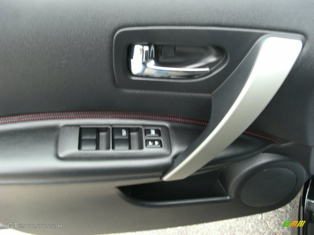2011 Rogue SL AWD - Wicked Black / Black photo #14