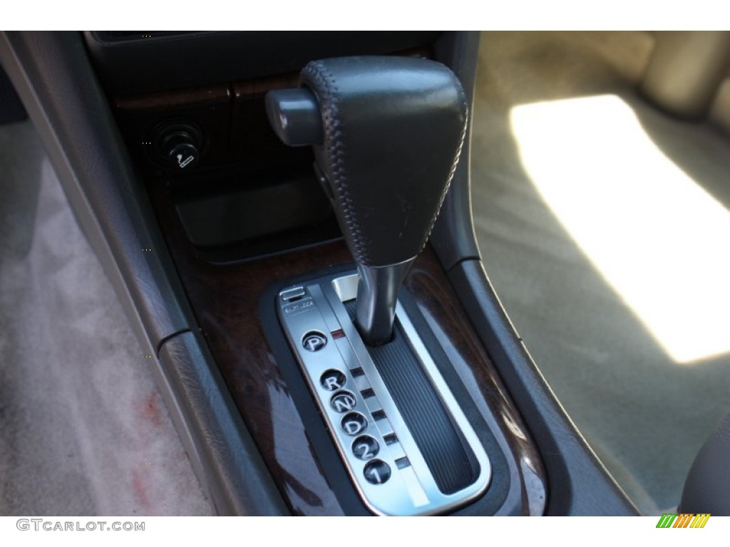 2001 Infiniti I 30 Sedan Transmission Photos