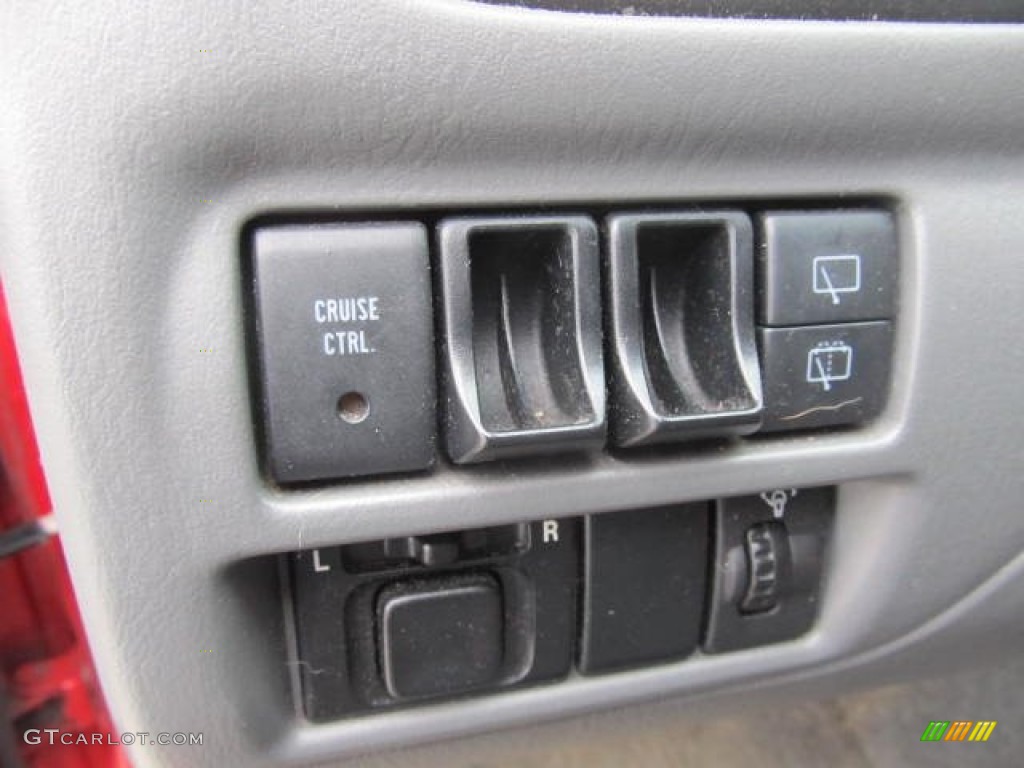 2001 Chevrolet Tracker ZR2 Hardtop 4WD Controls Photo #78291613