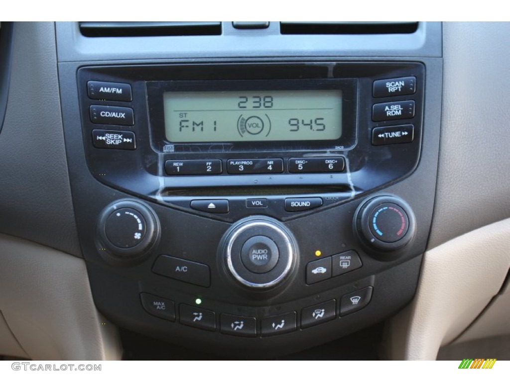 2003 Honda Accord LX Sedan Controls Photo #78293107