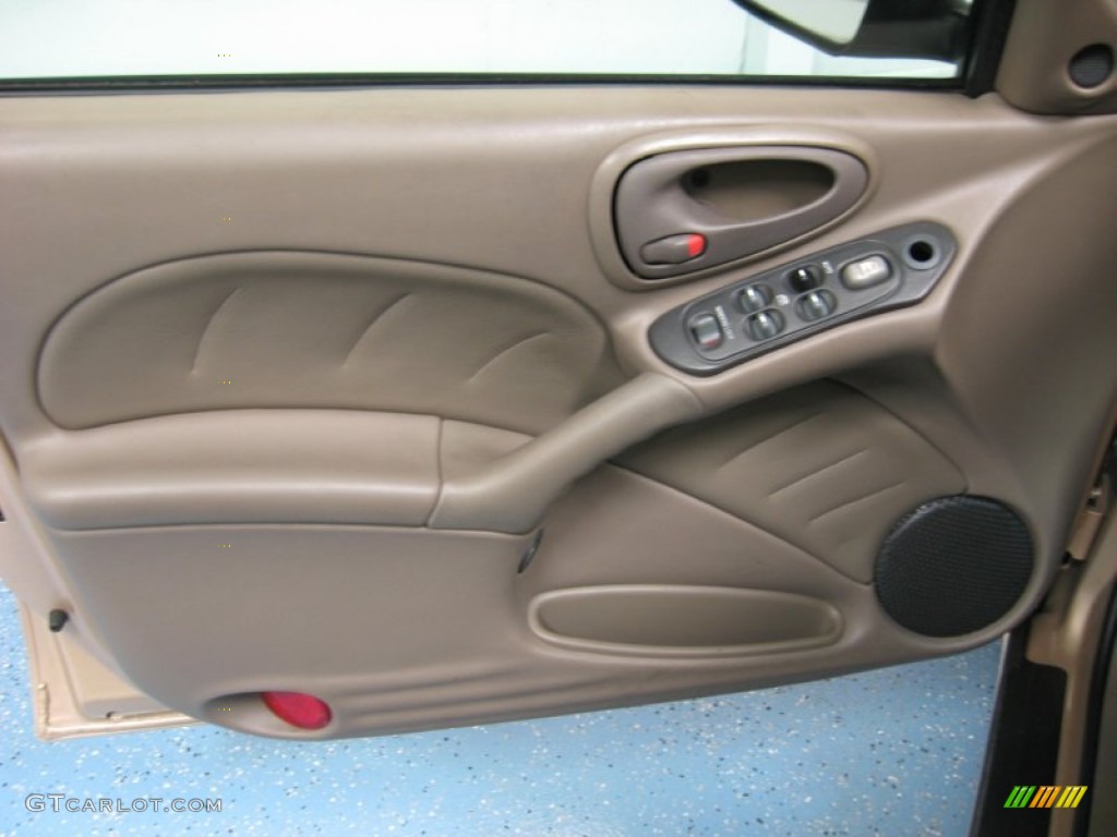 2001 Grand Am SE Sedan - Champagne Beige Metallic / Dark Taupe photo #12