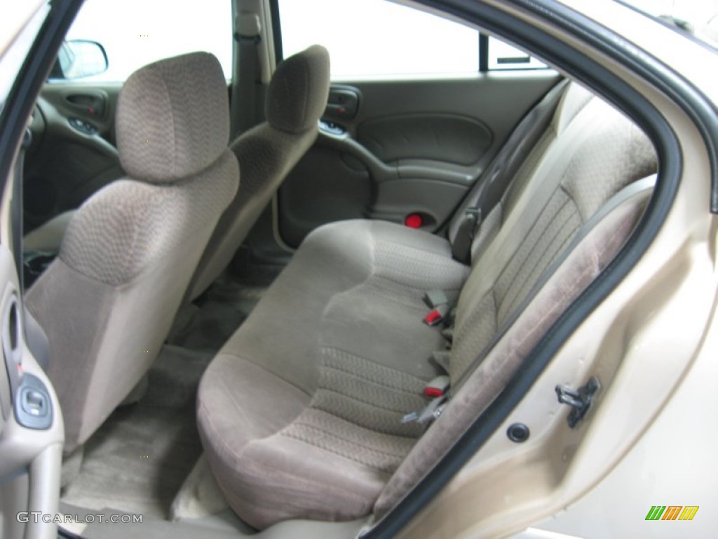 2001 Grand Am SE Sedan - Champagne Beige Metallic / Dark Taupe photo #14