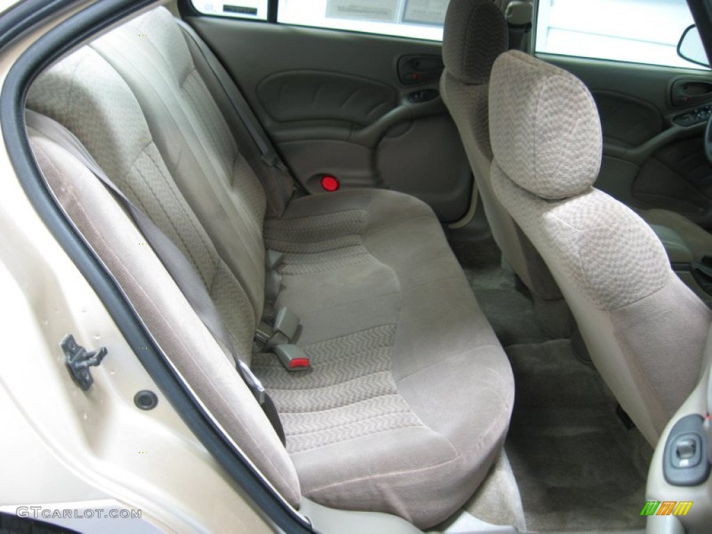 2001 Grand Am SE Sedan - Champagne Beige Metallic / Dark Taupe photo #17