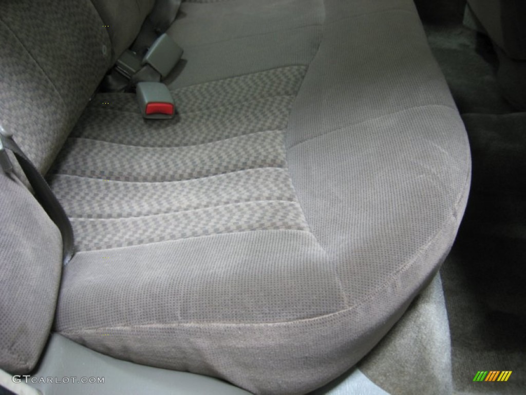 2001 Grand Am SE Sedan - Champagne Beige Metallic / Dark Taupe photo #18
