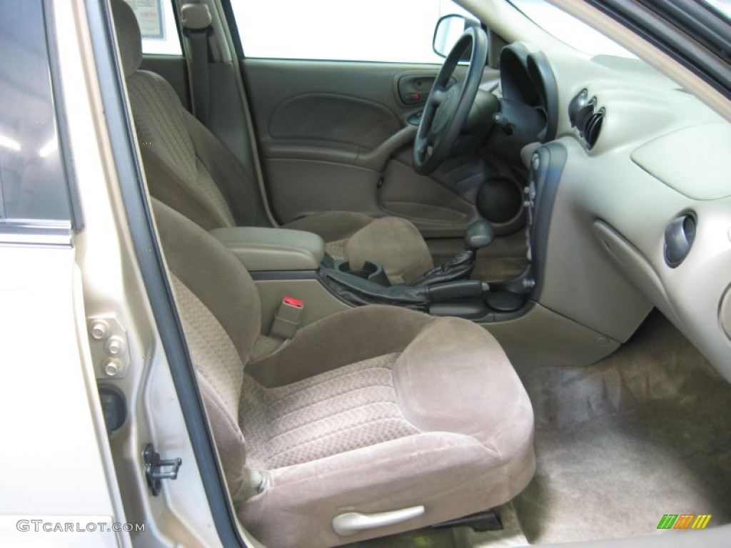 2001 Grand Am SE Sedan - Champagne Beige Metallic / Dark Taupe photo #20