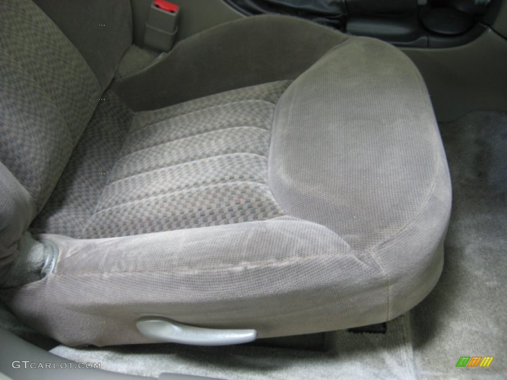 2001 Grand Am SE Sedan - Champagne Beige Metallic / Dark Taupe photo #21