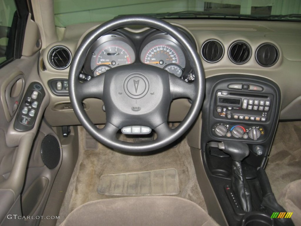 2001 Grand Am SE Sedan - Champagne Beige Metallic / Dark Taupe photo #23