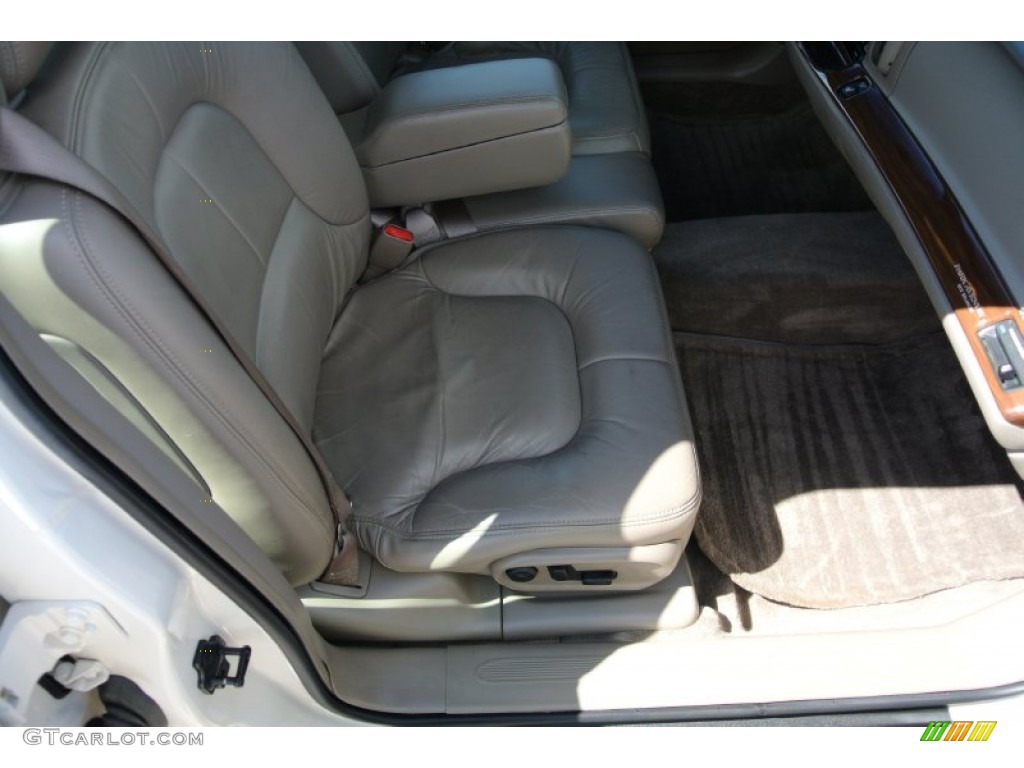 2002 Park Avenue  - White Diamond / Taupe photo #18