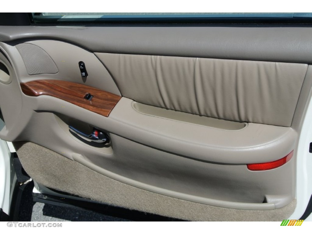 2002 Park Avenue  - White Diamond / Taupe photo #19