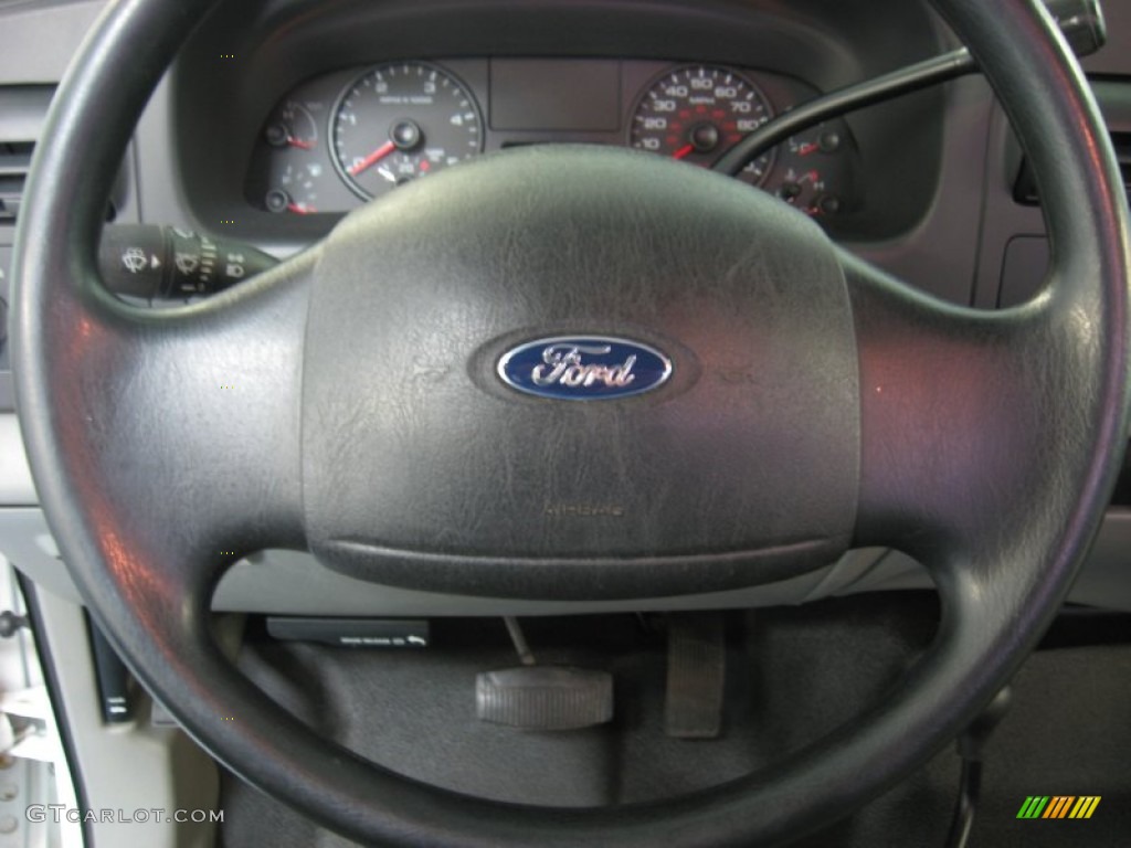 2006 Ford F250 Super Duty XL Regular Cab 4x4 Medium Flint Steering Wheel Photo #78298178