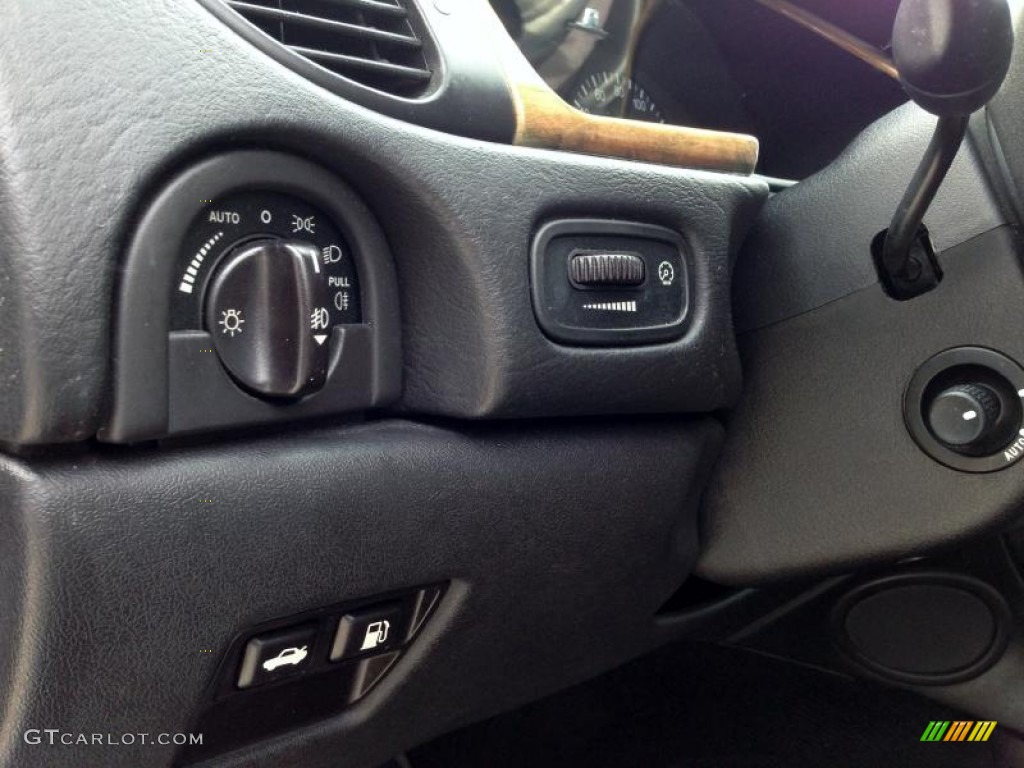 2002 Jaguar S-Type 3.0 Controls Photo #78299914