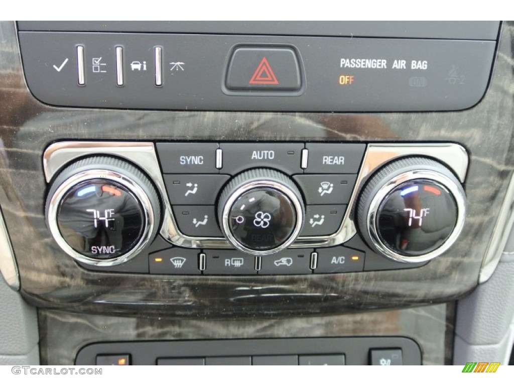 2013 Buick Enclave Premium Controls Photo #78300043