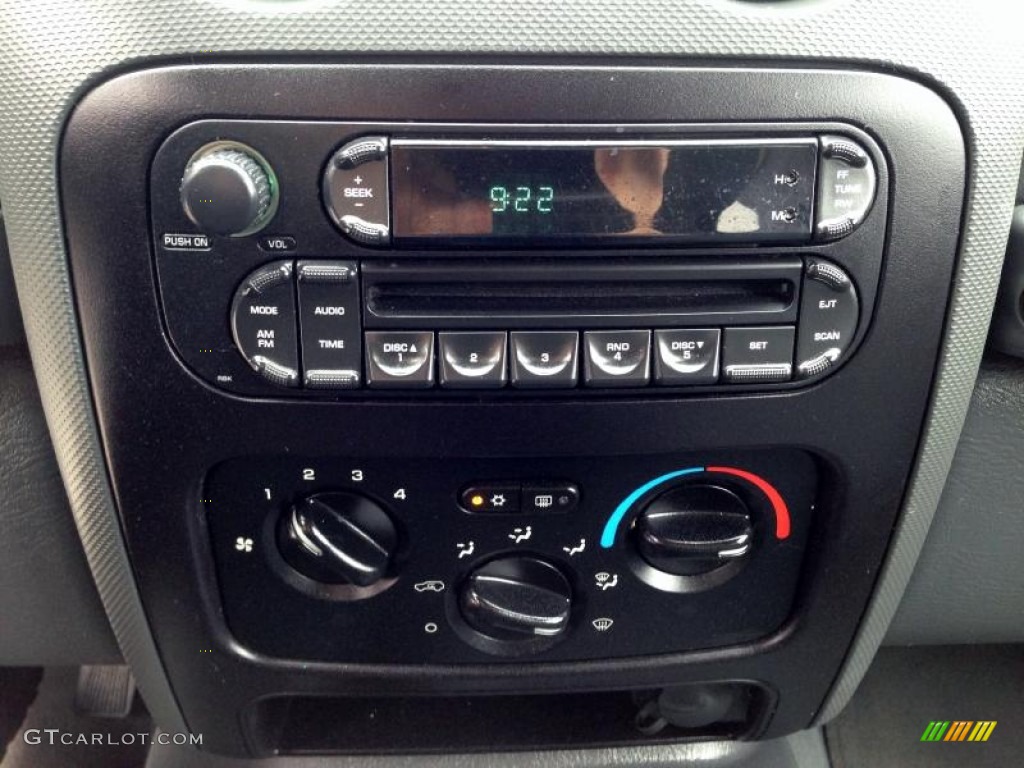 2006 Jeep Liberty Sport 4x4 Controls Photos