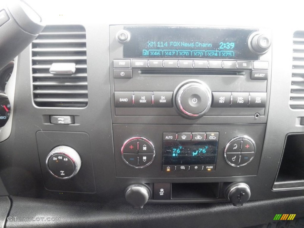 2013 GMC Sierra 2500HD SLE Extended Cab 4x4 Controls Photo #78302600