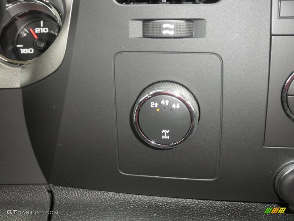2013 GMC Sierra 2500HD SLE Extended Cab 4x4 Controls Photo #78302623