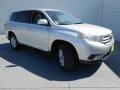 2013 Classic Silver Metallic Toyota Highlander   photo #2