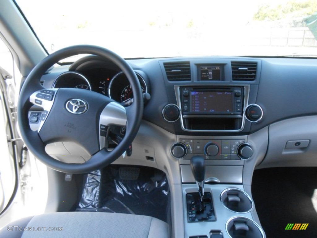 2013 Highlander  - Classic Silver Metallic / Ash photo #25