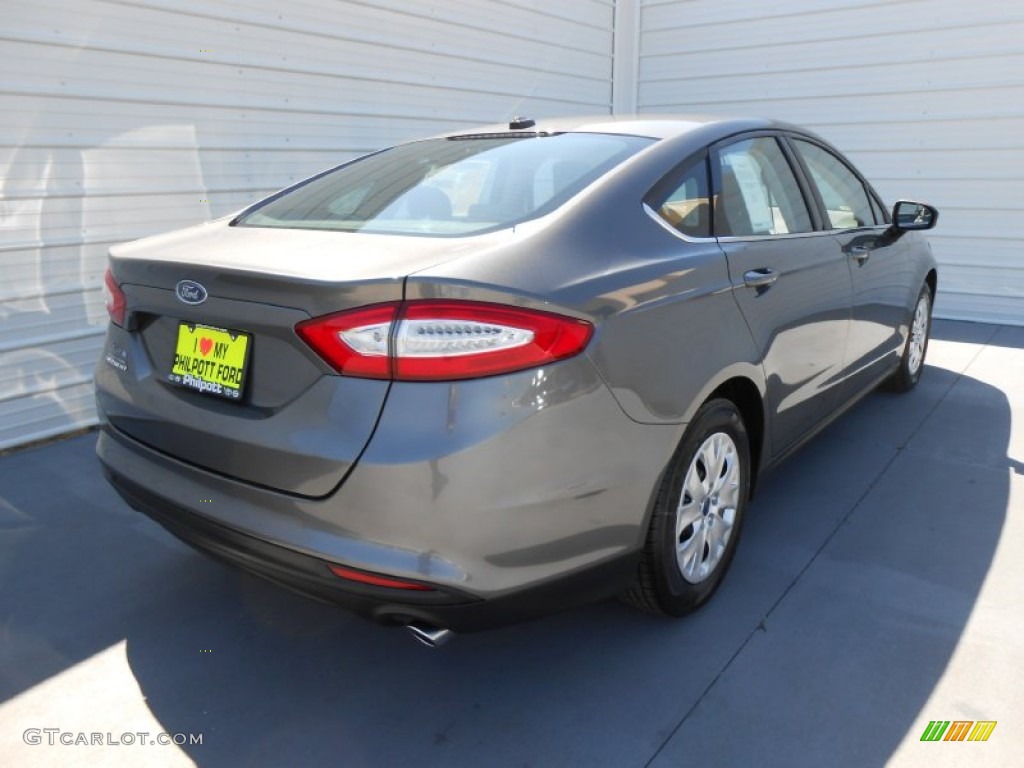 2013 Fusion S - Sterling Gray Metallic / Earth Gray photo #4