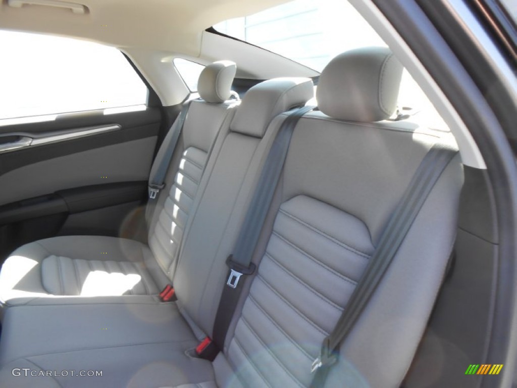 2013 Fusion S - Sterling Gray Metallic / Earth Gray photo #19