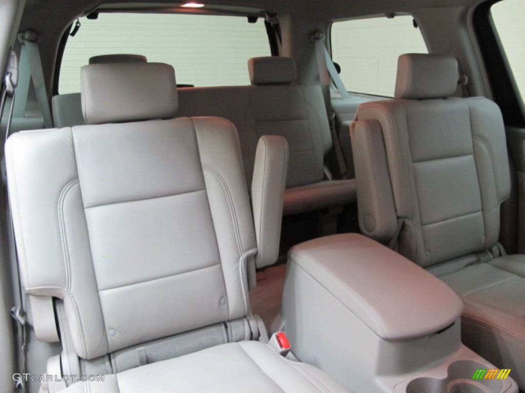 2008 Infiniti QX 56 4WD Rear Seat Photos