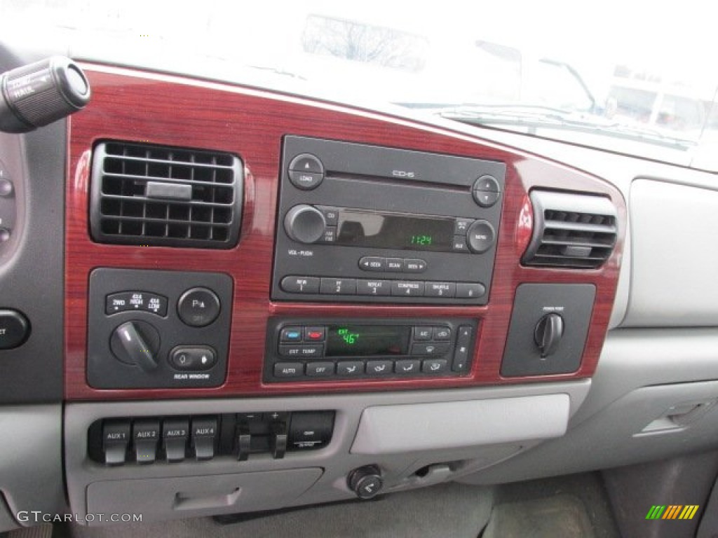 2007 F350 Super Duty Lariat Outlaw Crew Cab 4x4 - Dark Toreador Red Metallic / Medium Flint photo #15