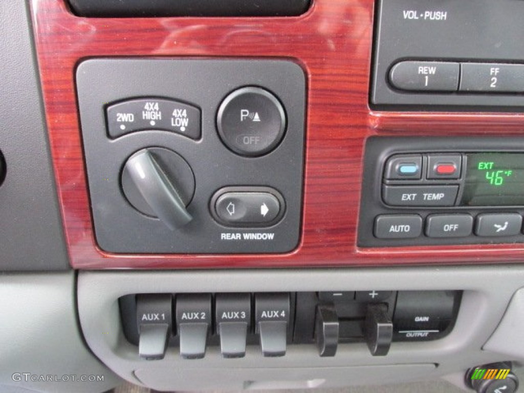 2007 F350 Super Duty Lariat Outlaw Crew Cab 4x4 - Dark Toreador Red Metallic / Medium Flint photo #16