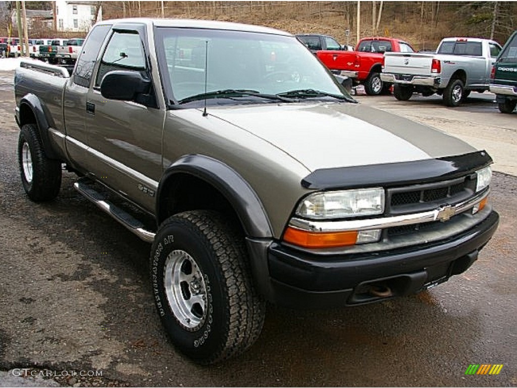 2003 S10 ZR2 Extended Cab 4x4 - Light Pewter Metallic / Graphite photo #8