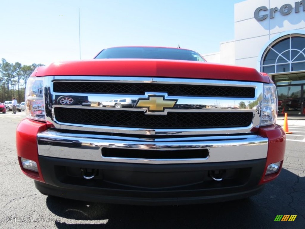 2011 Silverado 1500 LT Extended Cab - Victory Red / Ebony photo #2