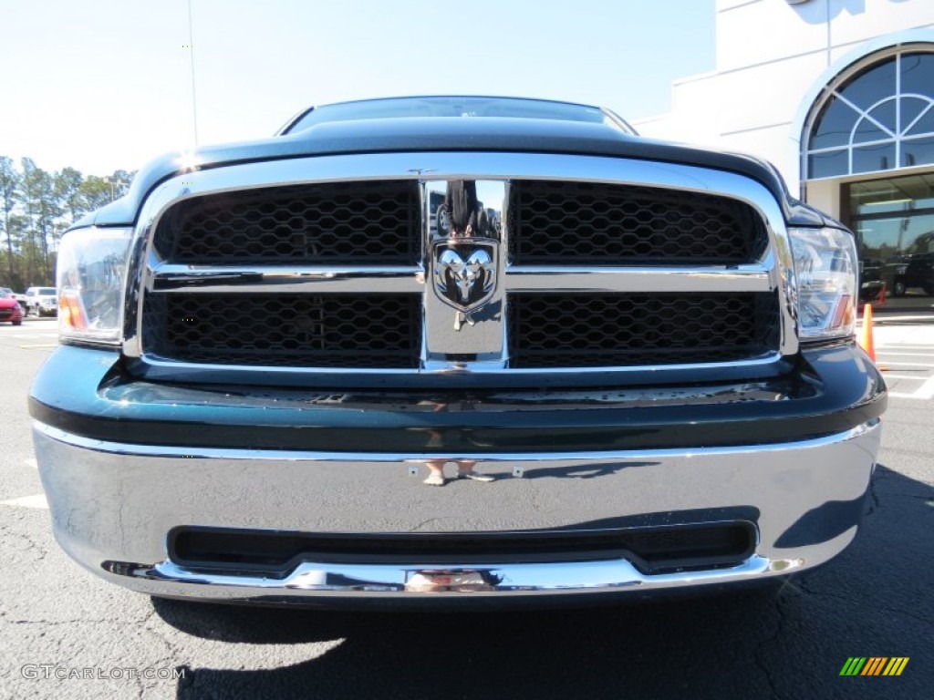 2011 Ram 1500 SLT Crew Cab 4x4 - Hunter Green Pearl / Dark Slate Gray/Medium Graystone photo #2