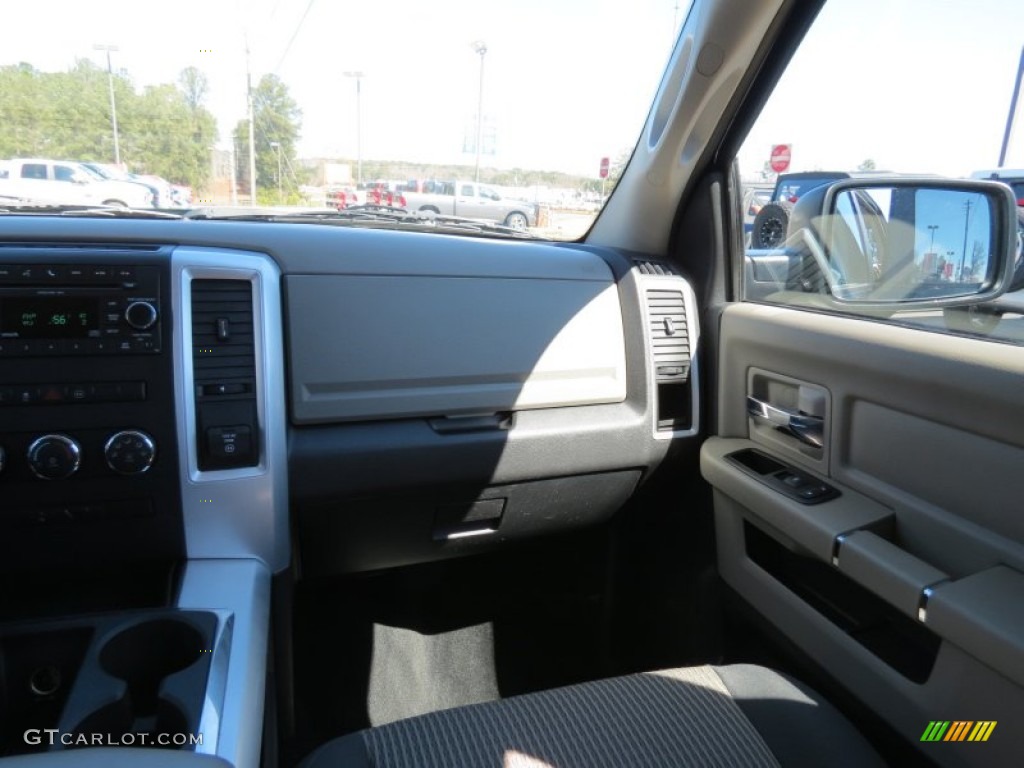 2011 Ram 1500 SLT Crew Cab 4x4 - Hunter Green Pearl / Dark Slate Gray/Medium Graystone photo #18