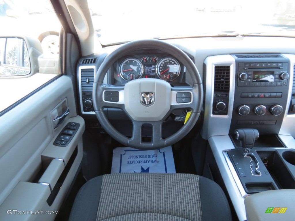 2011 Ram 1500 SLT Crew Cab 4x4 - Hunter Green Pearl / Dark Slate Gray/Medium Graystone photo #20