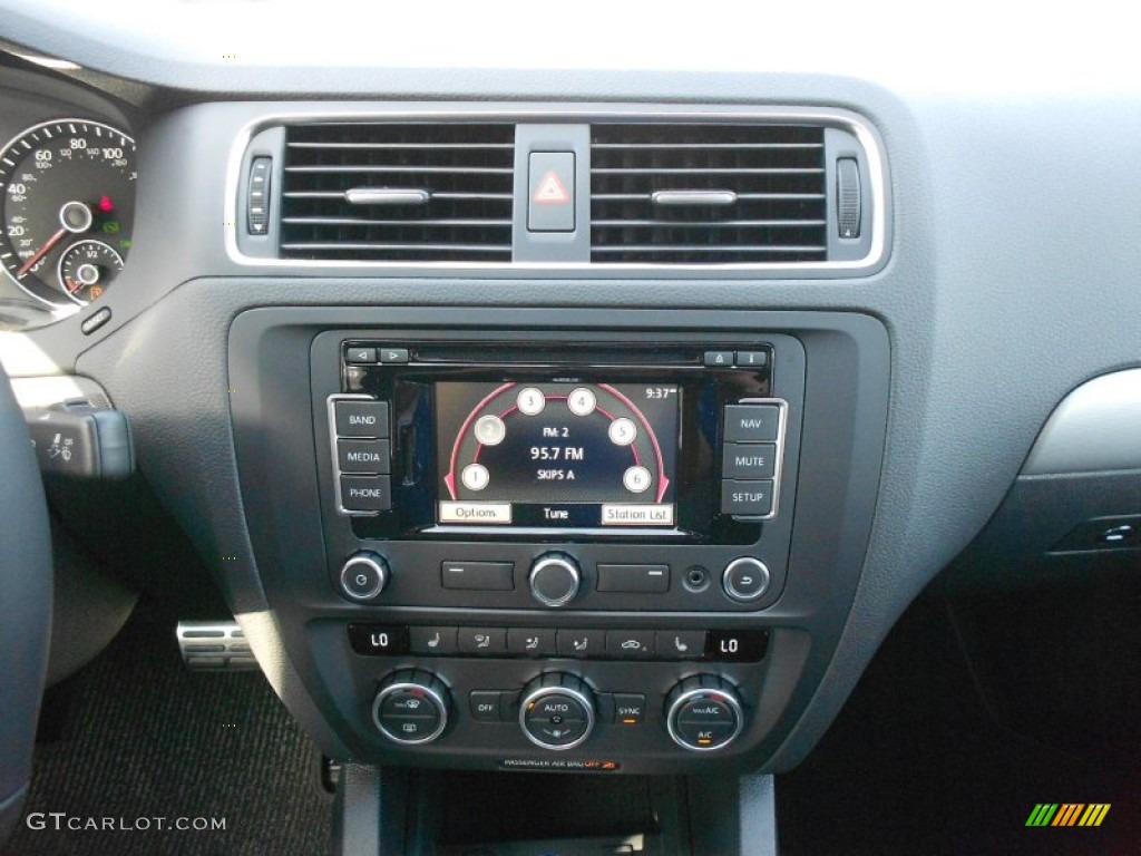 2013 Volkswagen Jetta GLI Autobahn Controls Photo #78314038
