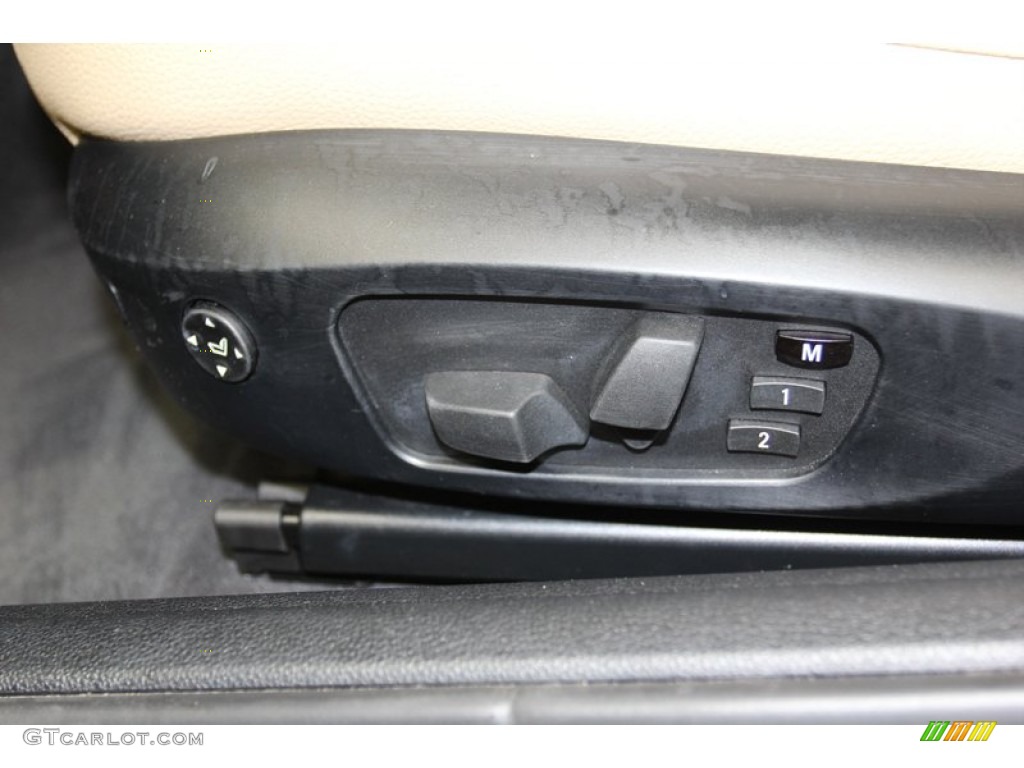 2011 BMW 1 Series 128i Coupe Controls Photo #78314149