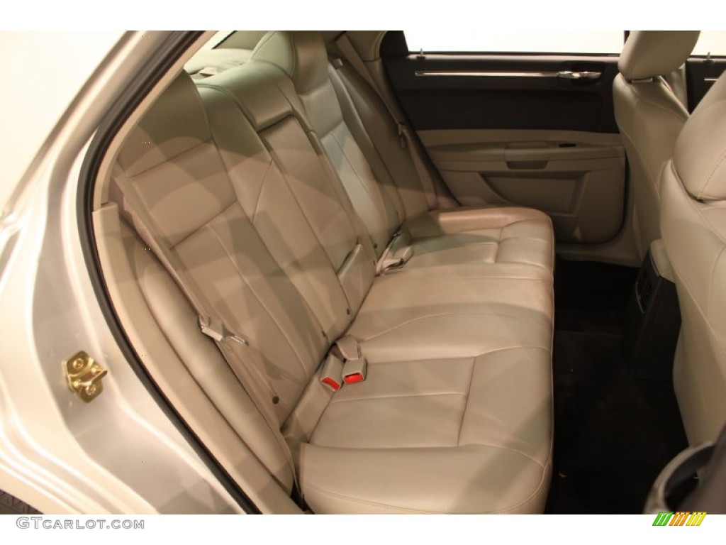 2005 Chrysler 300 Touring Interior Color Photos