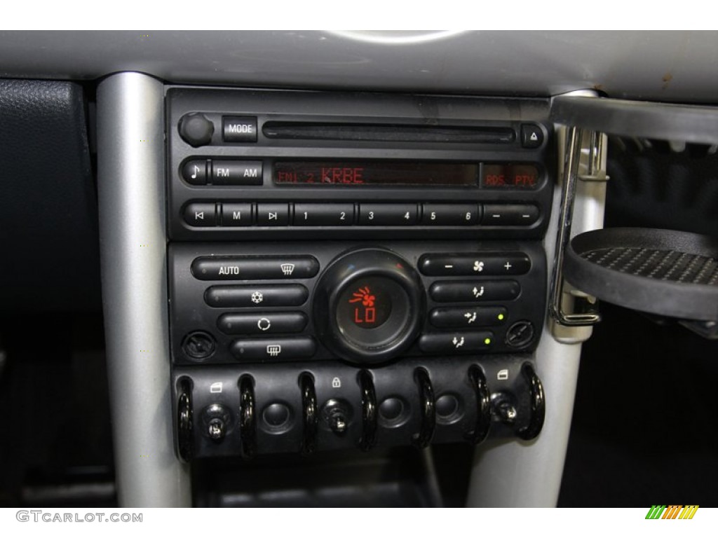 2006 Mini Cooper Hardtop Controls Photo #78314665
