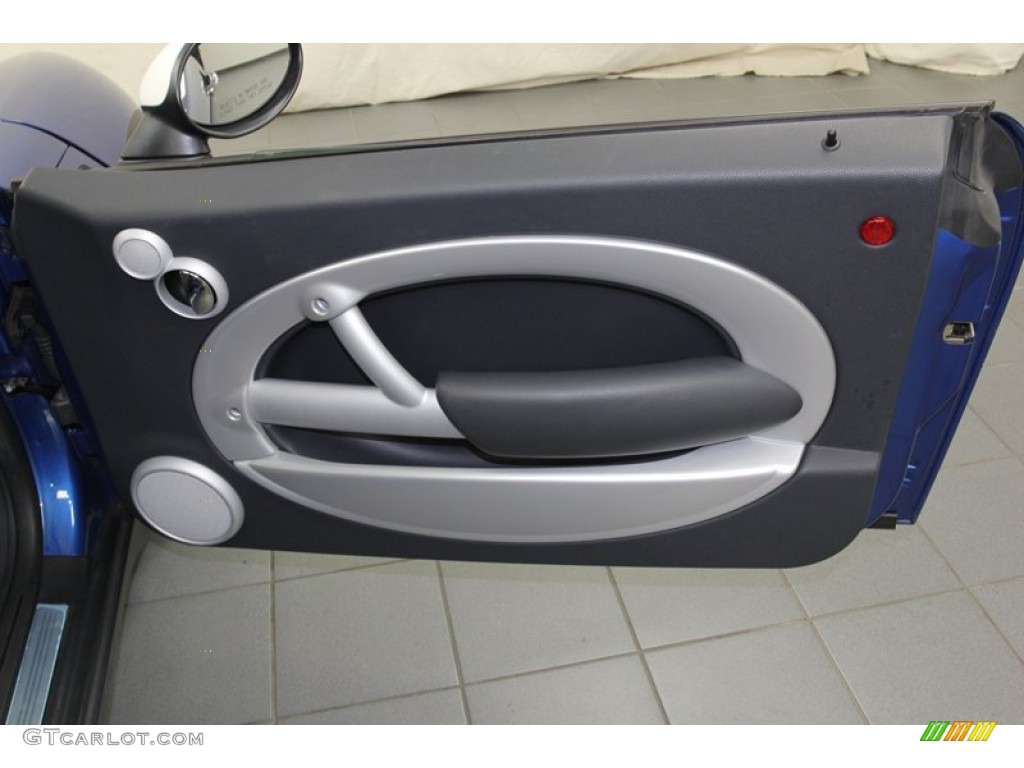 2006 Mini Cooper Hardtop Black/Panther Black Door Panel Photo #78314740