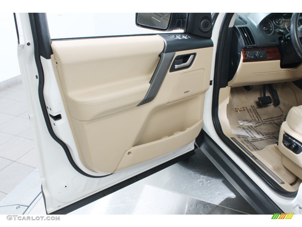 2008 Land Rover LR2 SE Door Panel Photos